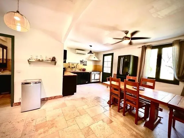 Grand Appartement En Face Du Village